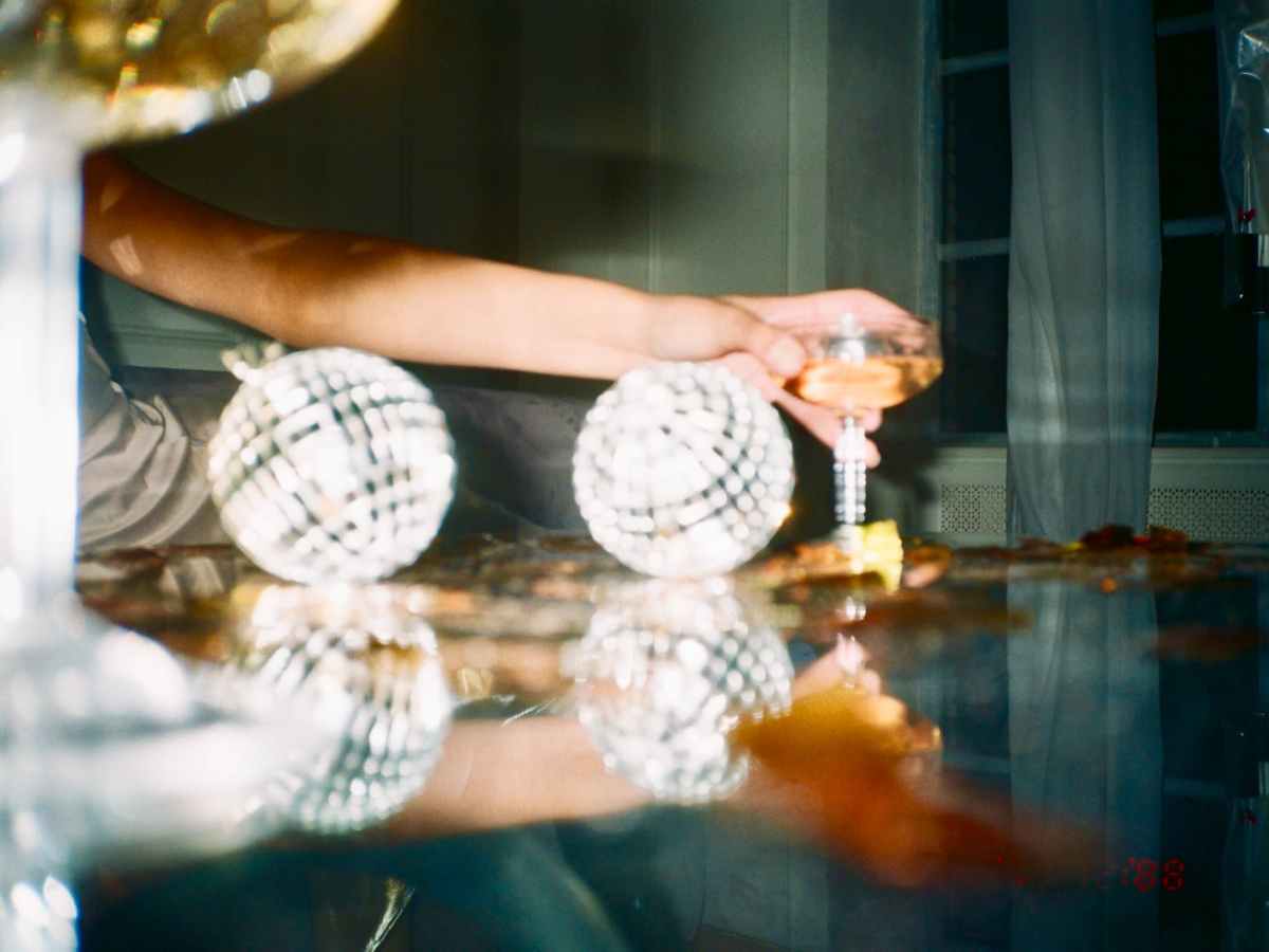 5 Christmas Journal Prompts For&nbsp;Self-Reflection